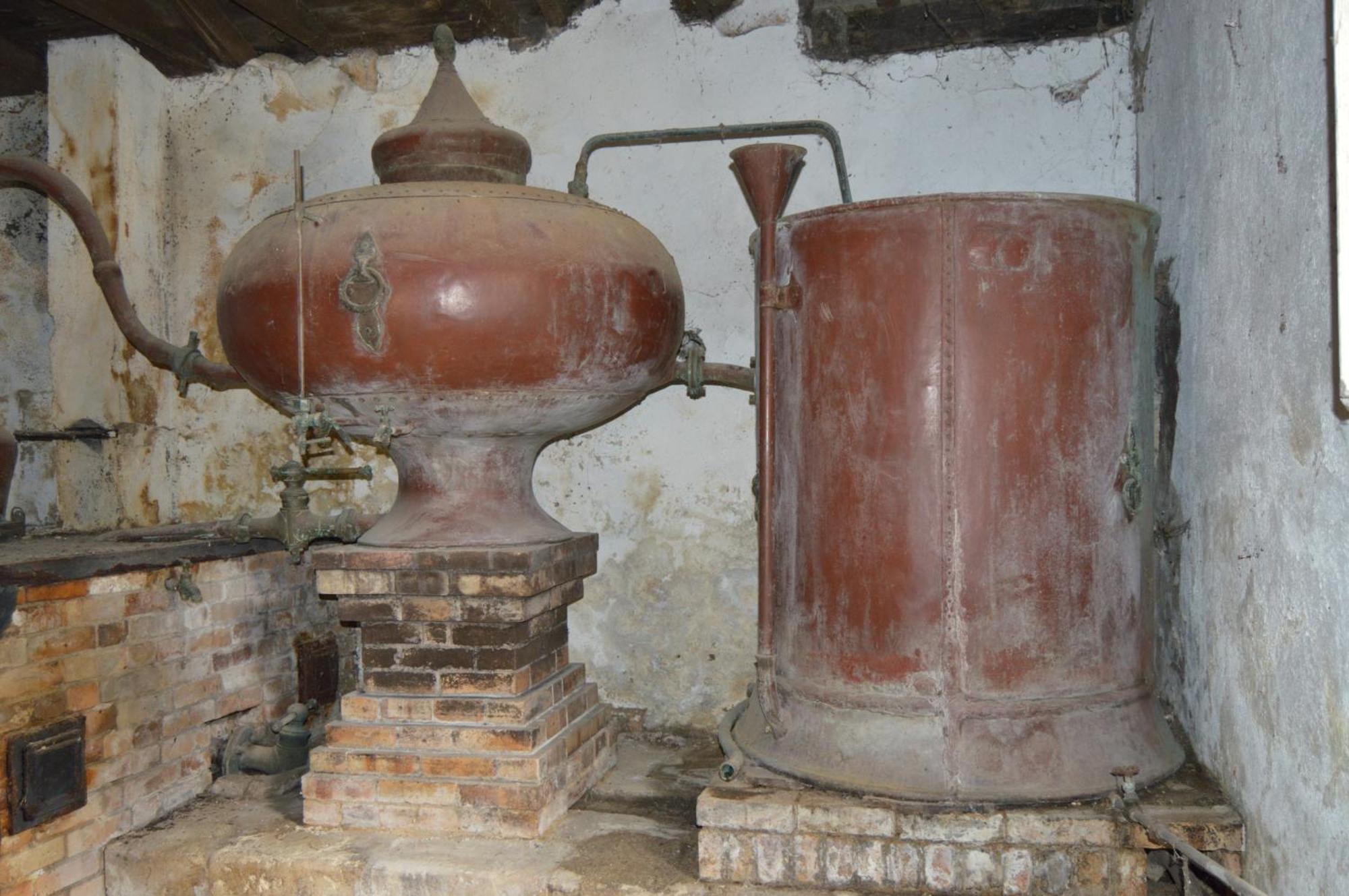 La Vieille Distillerie Le Tatre ภายนอก รูปภาพ